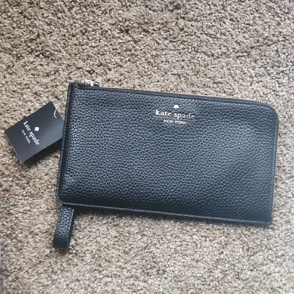 kate spade Black Pebbled Leather Zip Wallet with Wristlet